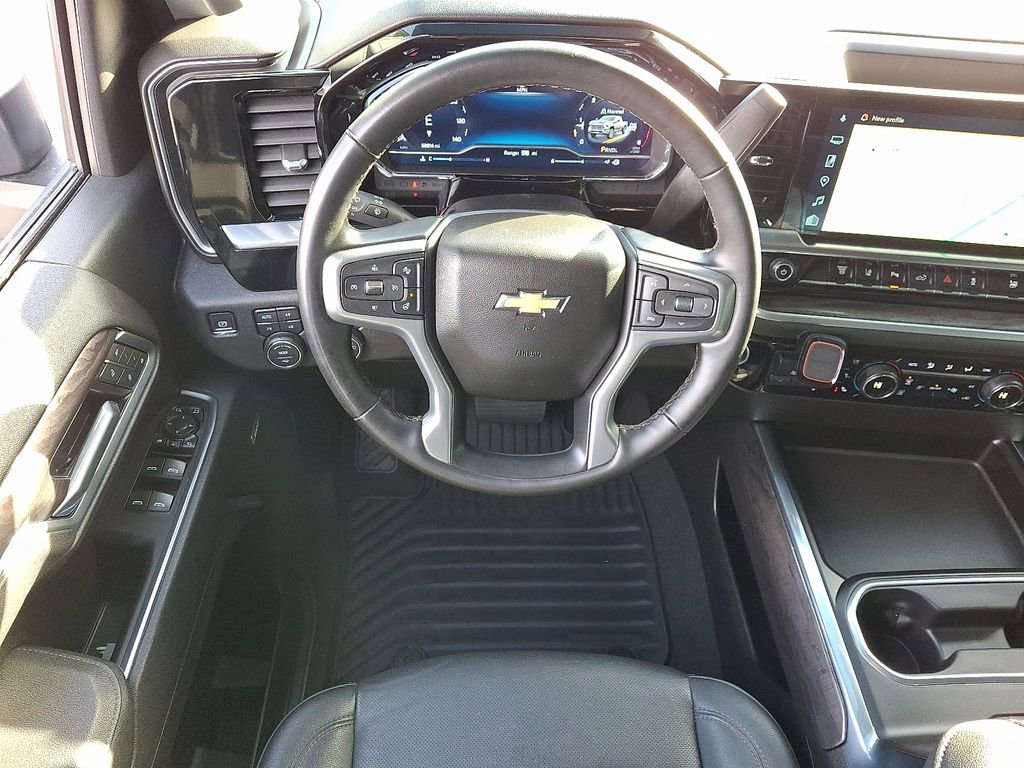 Used 2025 Chevrolet Silverado 3500 LTZ w/ LTZ Convenience Package image 14