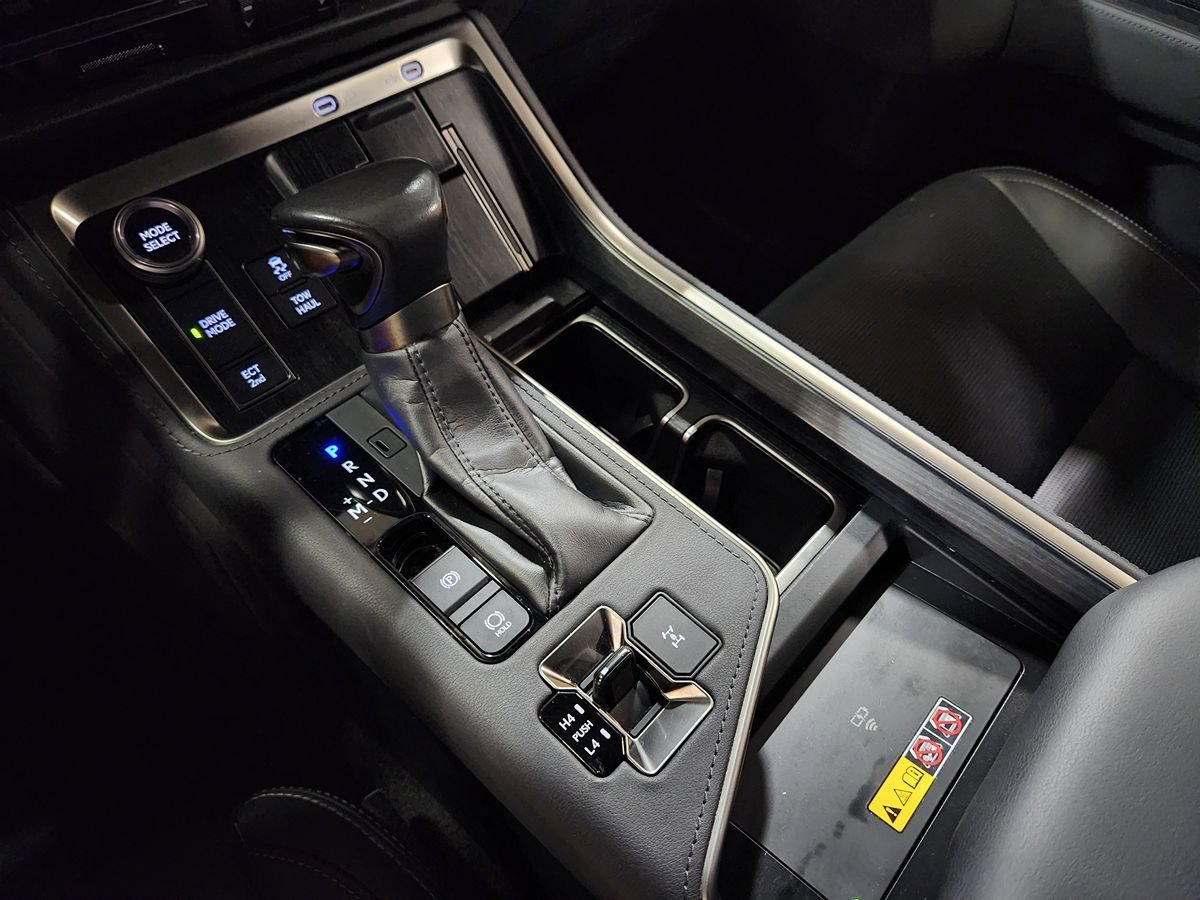 Used 2024 Lexus GX 550 w/ Accessory Package (Z1) AWD/4WD image 40