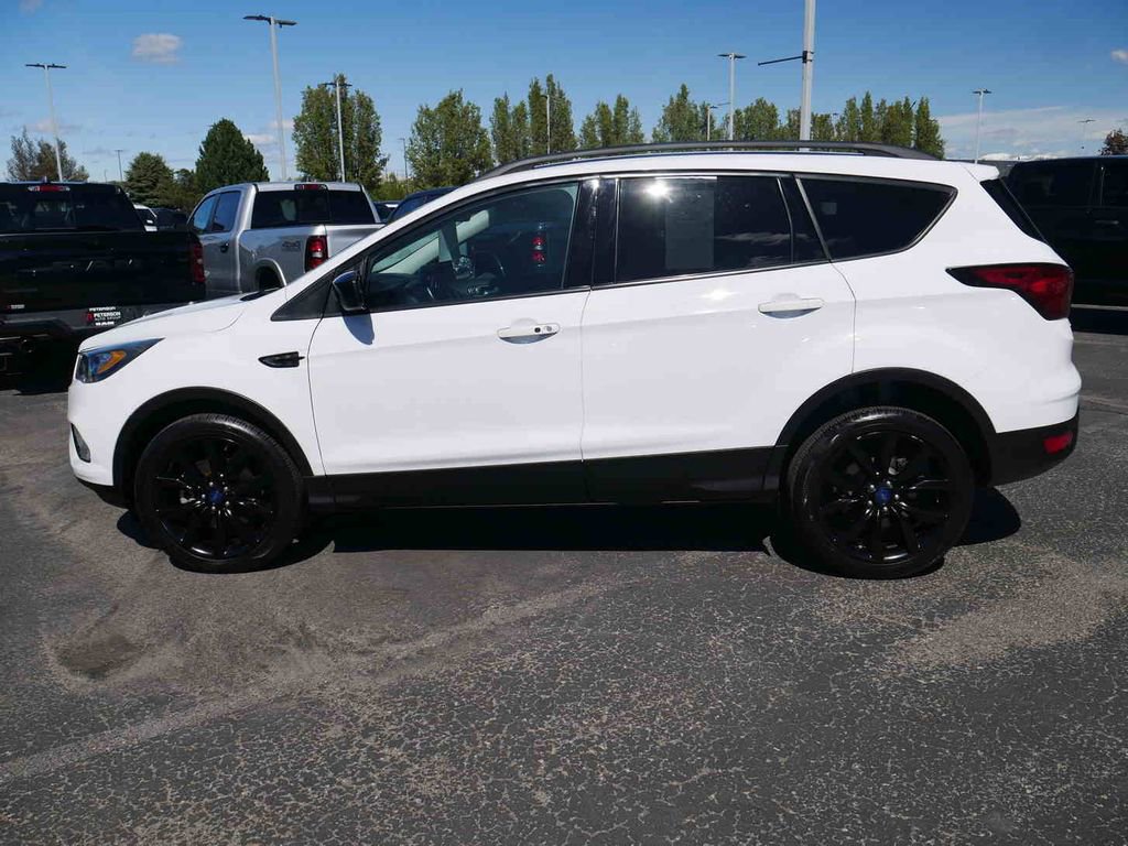 Used 2019 Ford Escape SE image 16