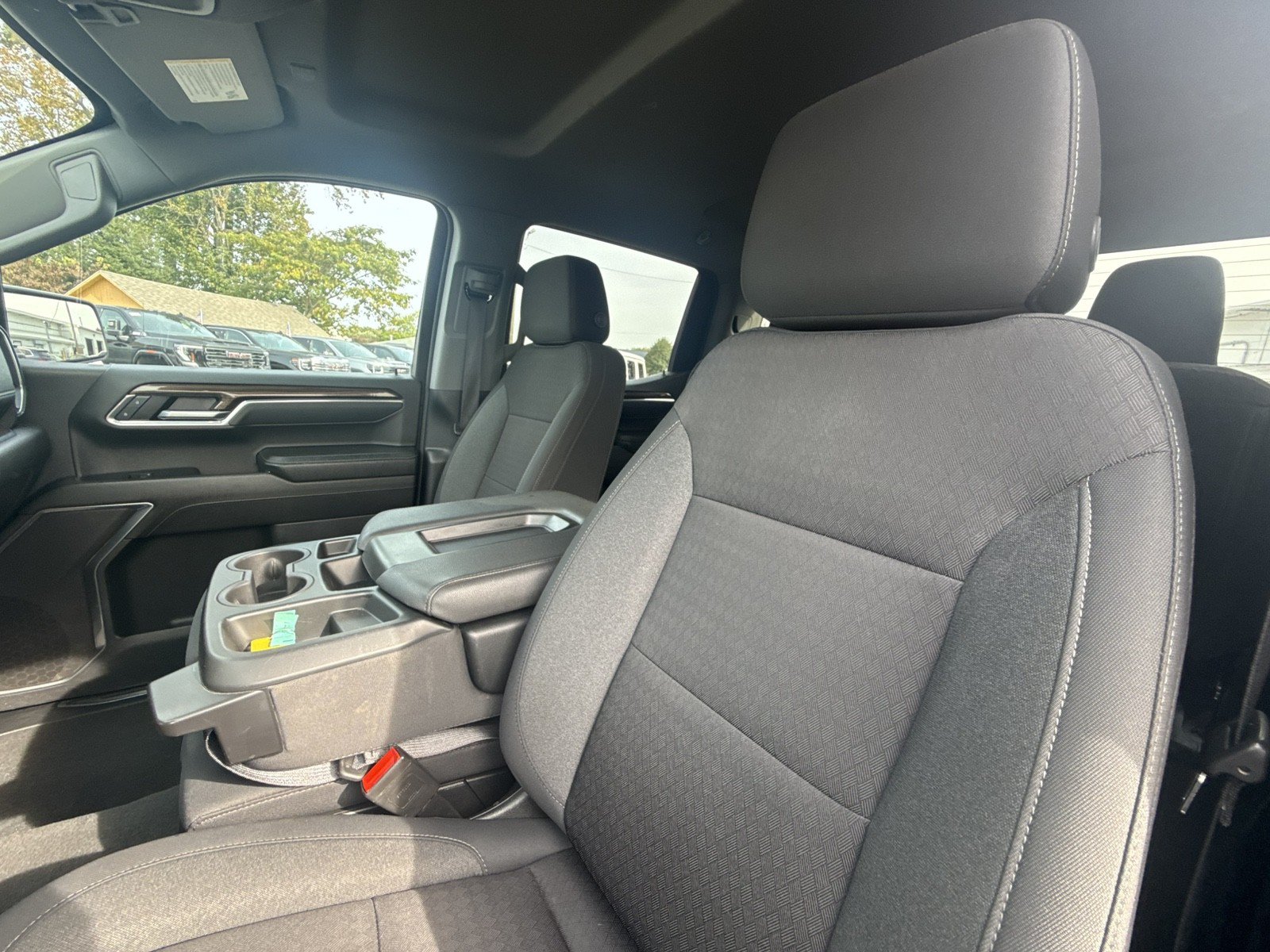 Used 2025 Chevrolet Silverado 1500 LT RWD image 11