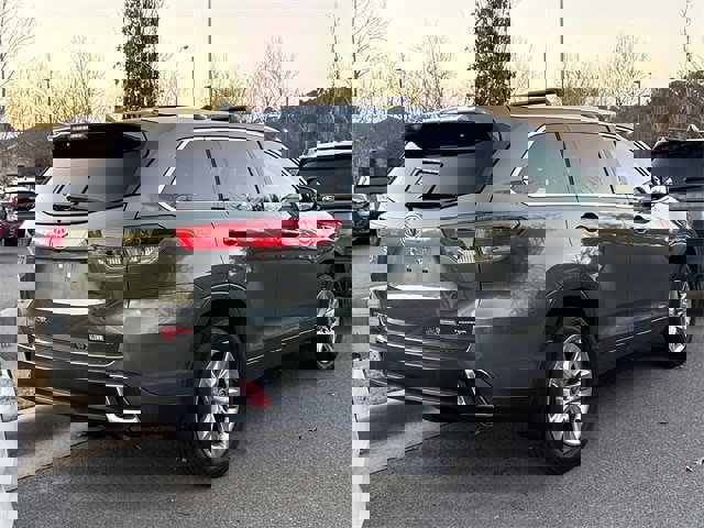 Used 2019 Toyota Highlander Limited image 5