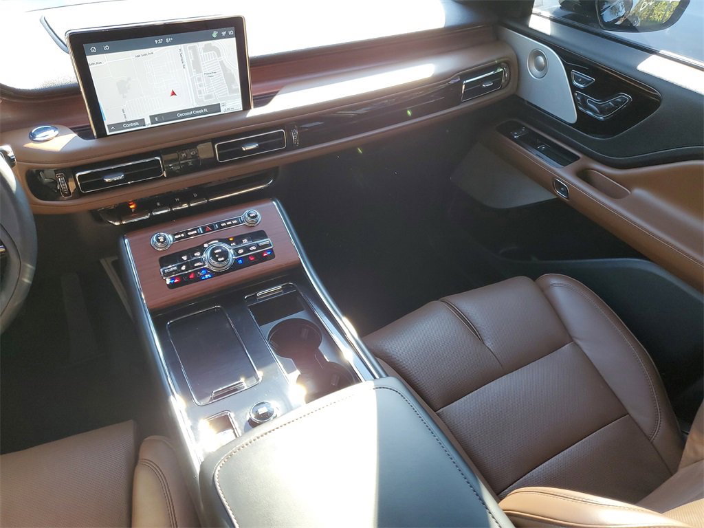 Certified 2023 Lincoln Aviator Reserve w/ Equipment Group 201A image 18