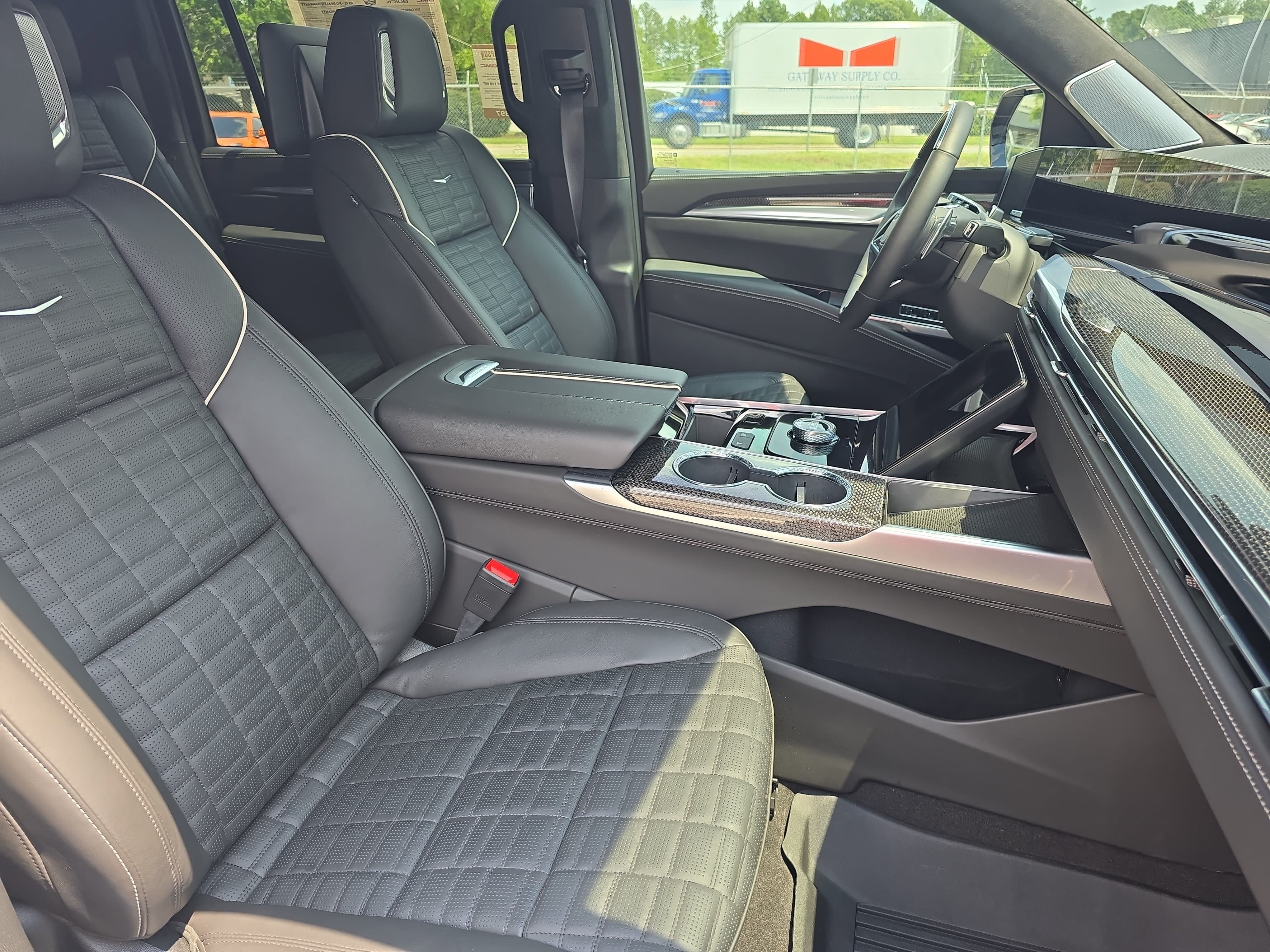 Used 2026 Cadillac Escalade ESV V AWD/4WD image 10