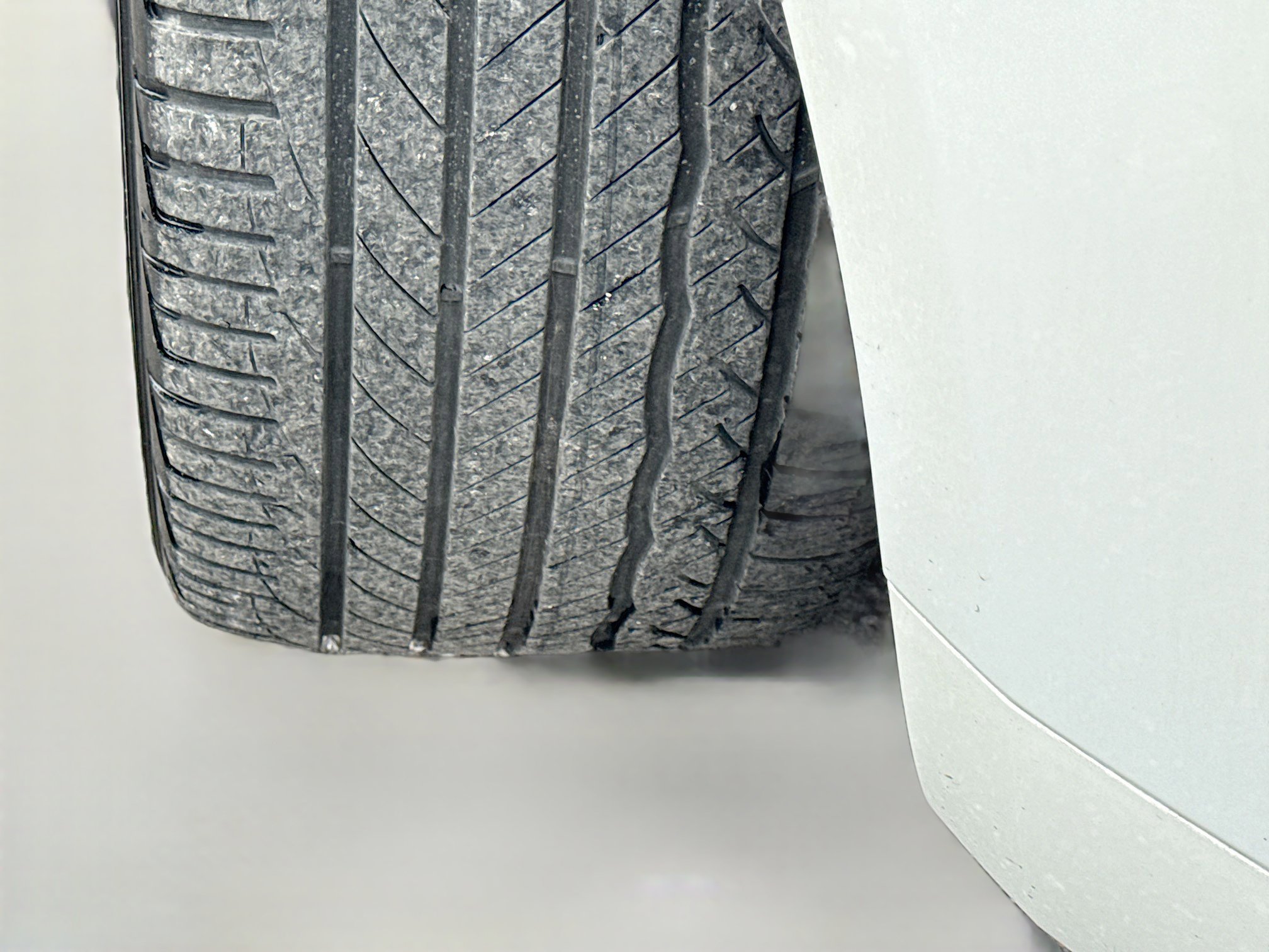 Used 2017 Kia K900 Luxury image 44