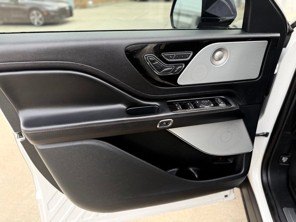 Used 2021 Lincoln Aviator Reserve w/ Equipment Group 202A AWD/4WD image 30