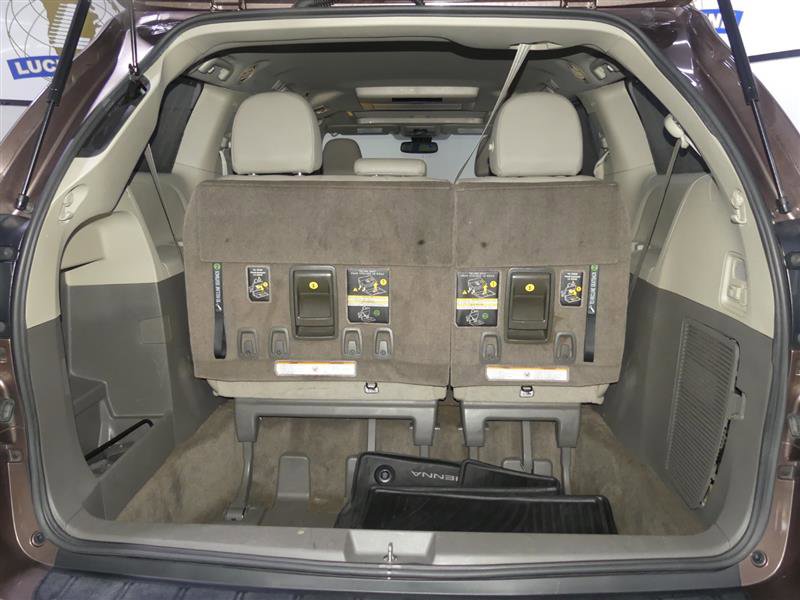 Used 2018 Toyota Sienna XLE Premium AWD/4WD image 9