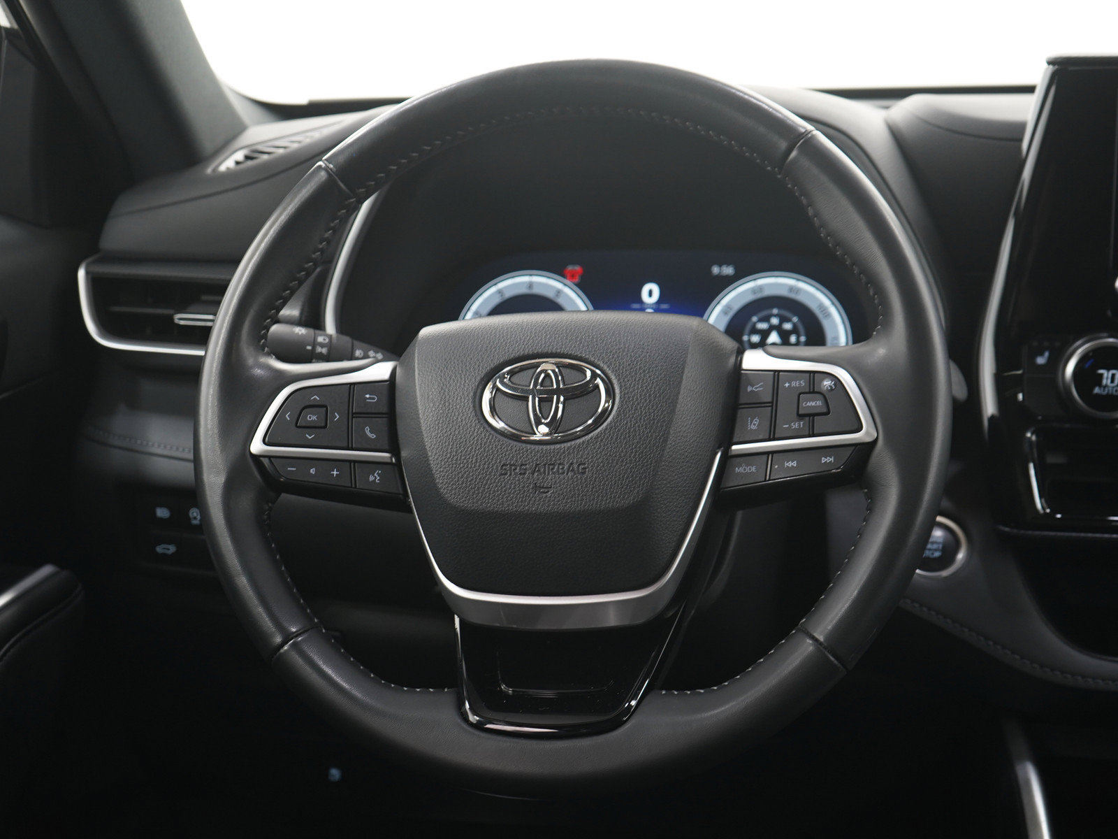 Used 2025 Toyota Highlander XSE AWD/4WD image 18