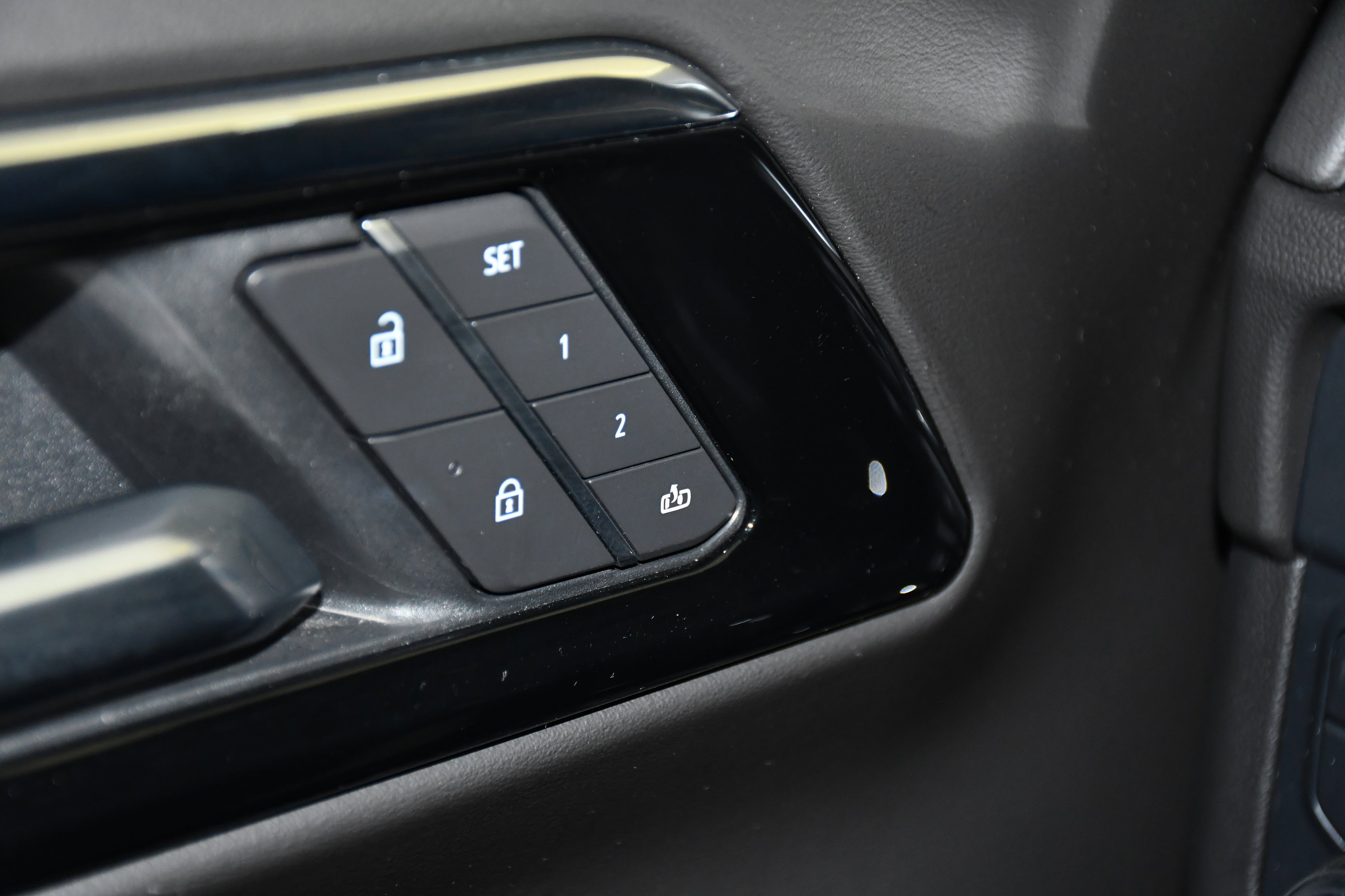 Used 2025 Chevrolet Suburban Z71 AWD/4WD image 36