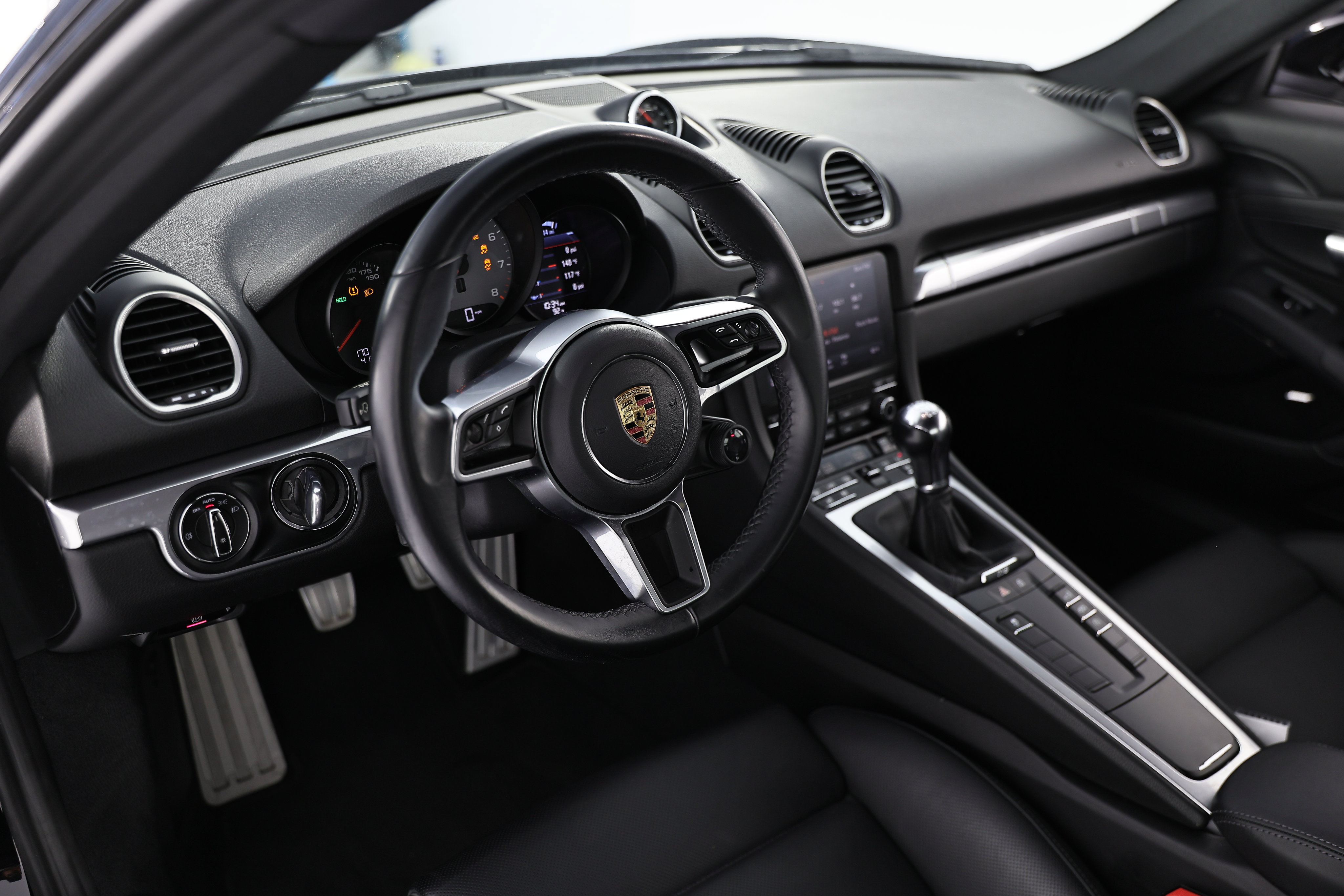 Certified 2024 Porsche 718 Cayman S RWD image 4