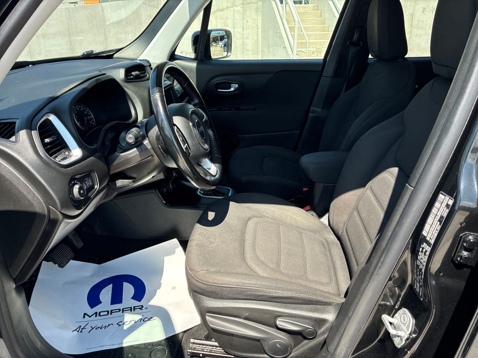 Used 2018 Jeep Renegade Latitude w/ Cold Weather Group AWD/4WD image 12