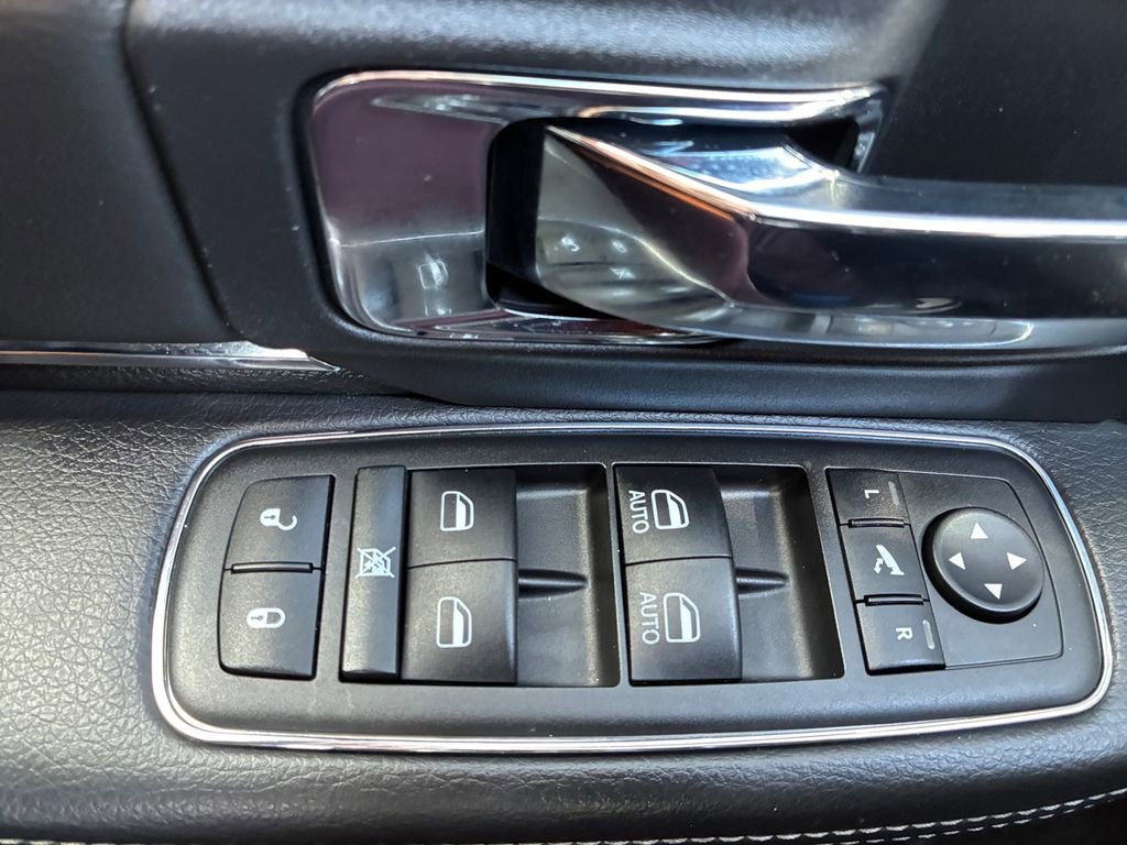 Used 2015 RAM 1500 Laramie w/ Convenience Group image 25