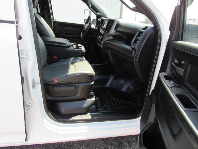 Used 2022 RAM 3500 Tradesman RWD image 13