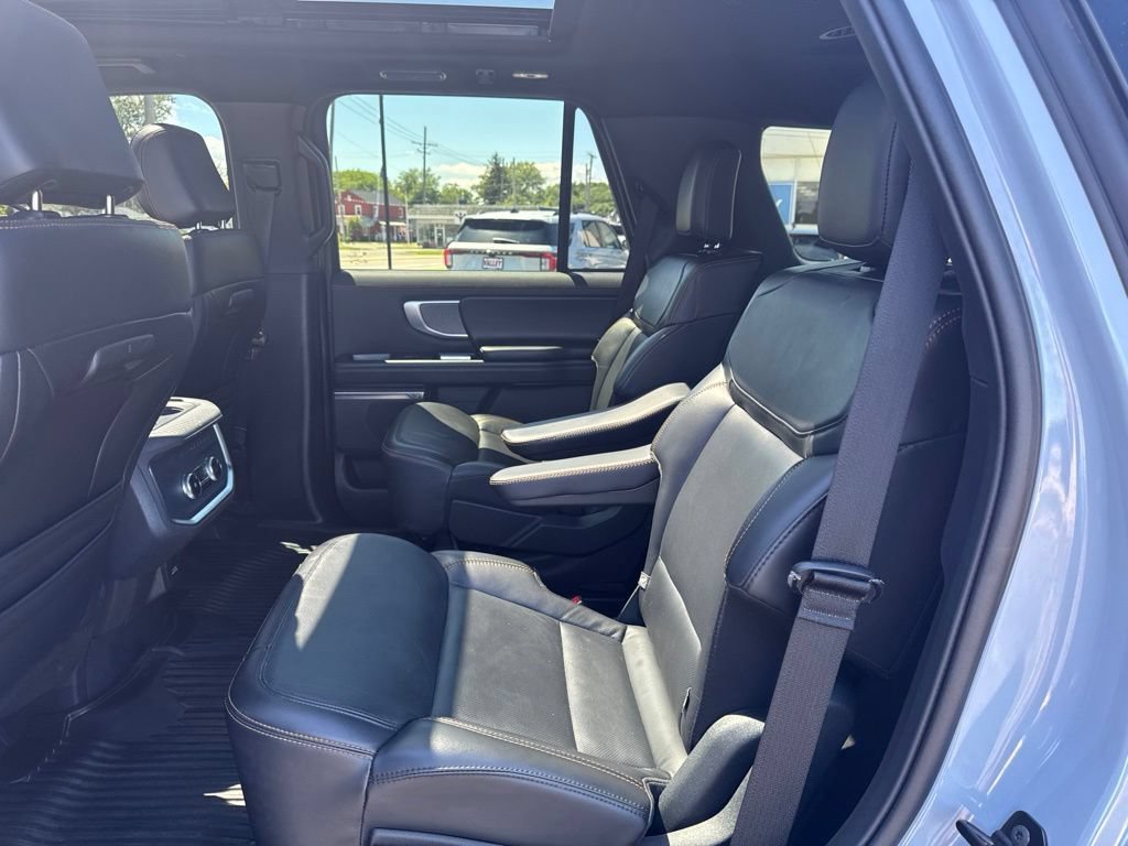 Used 2025 Ford Expedition Tremor AWD/4WD image 34