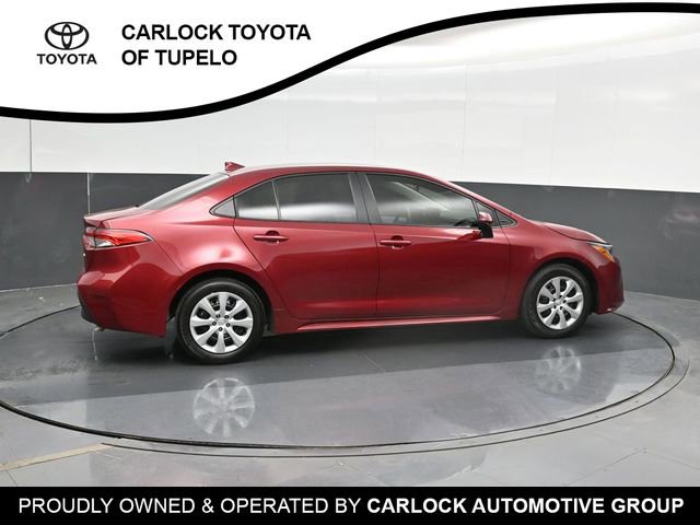 Used 2025 Toyota Corolla LE FWD image 4