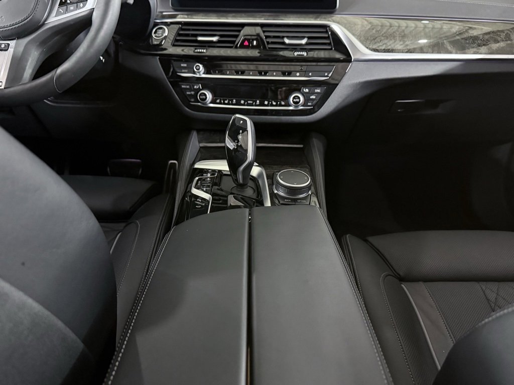Used 2021 BMW M550i xDrive w/ Premium Package image 43