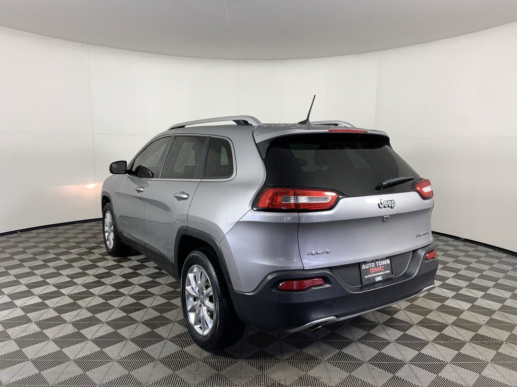 Used 2016 Jeep Cherokee Limited image 7