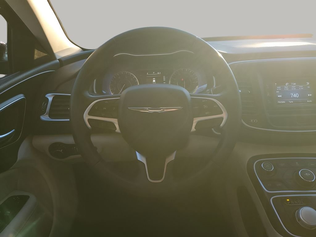 Used 2015 Chrysler 200 Limited w/ Convenience Group image 24