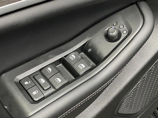 New 2026 Jeep Grand Cherokee Altitude image 31