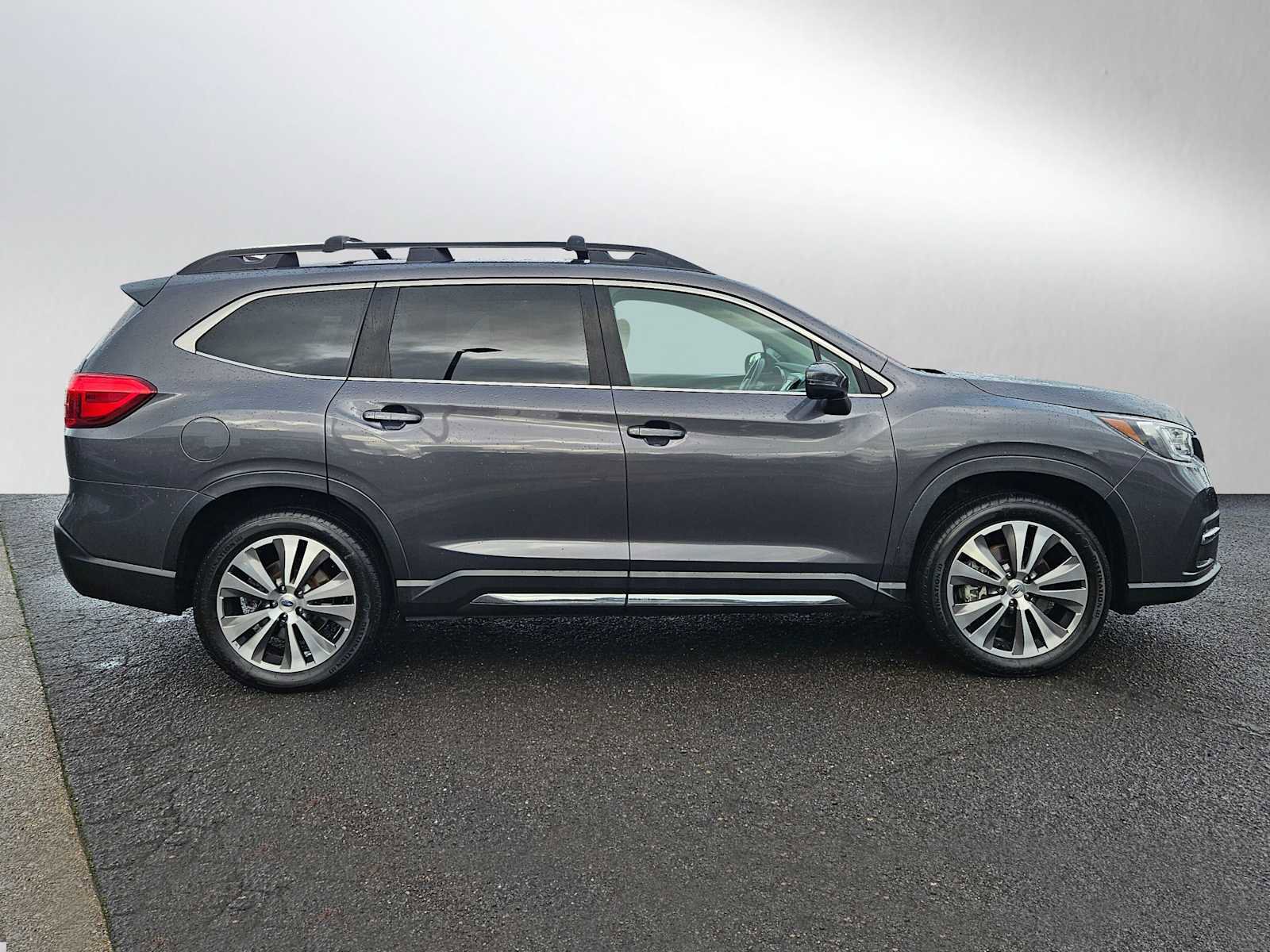 Used 2021 Subaru Ascent Limited w/ Technology Package image 2