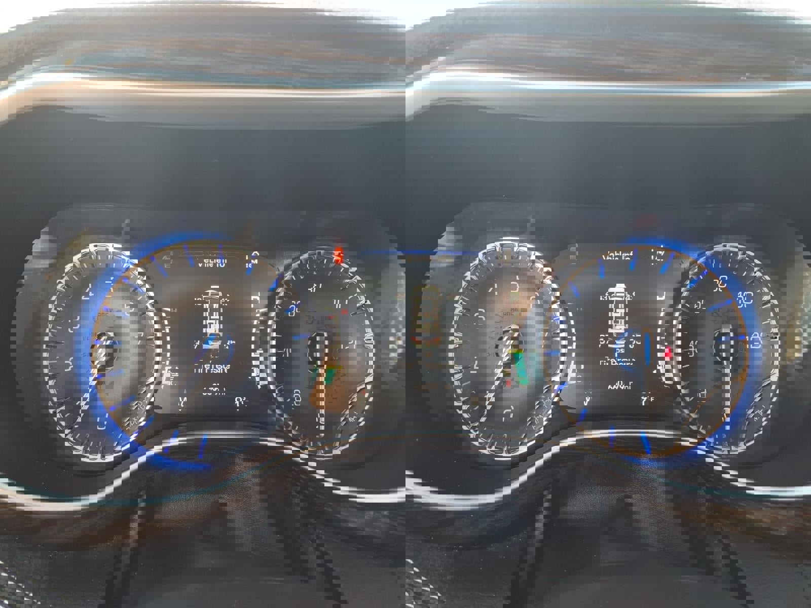 Used 2023 Chrysler Pacifica Limited image 11