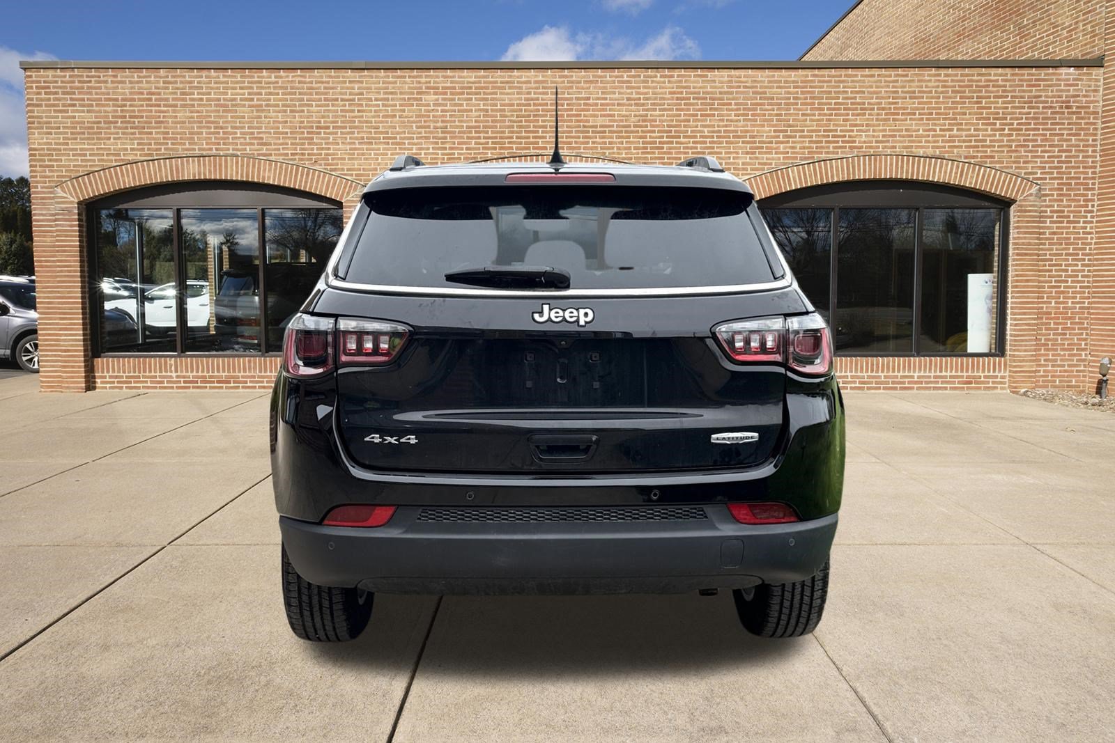 Used 2022 Jeep Compass Latitude w/ Convenience Group AWD/4WD image 7