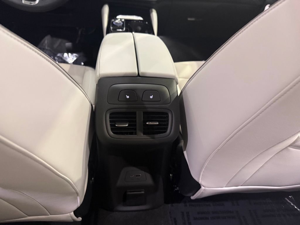 Used 2024 Buick Envision Avenir AWD/4WD image 26