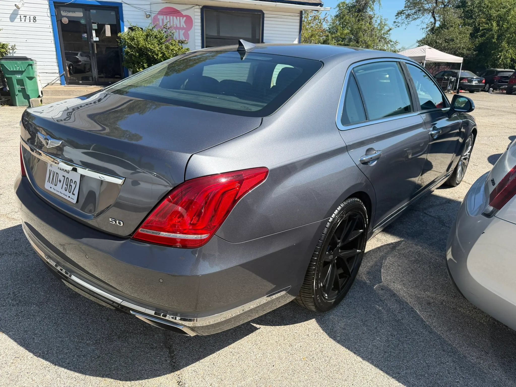 Used 2017 Genesis G90 5.0 Ultimate RWD image 6