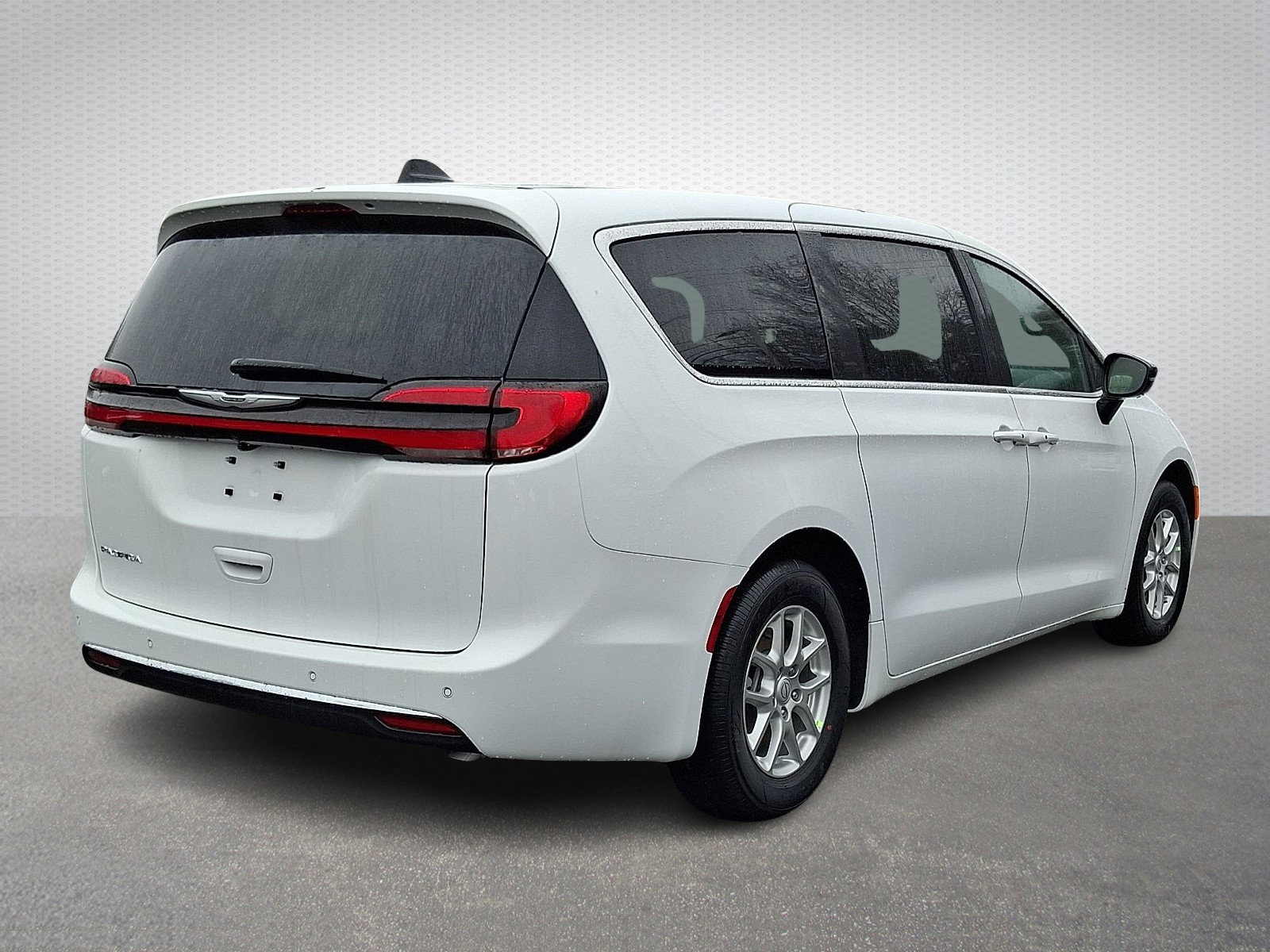 New 2026 Chrysler Pacifica Select image 4