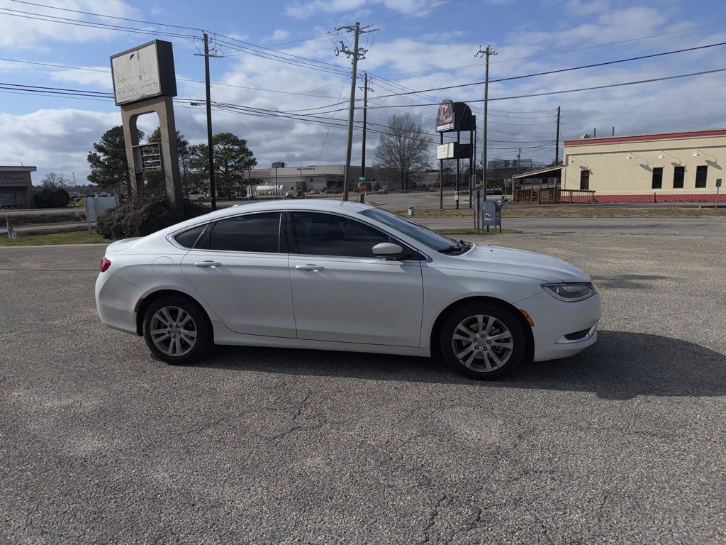 Used 2015 Chrysler 200 Limited w/ Convenience Group image 13
