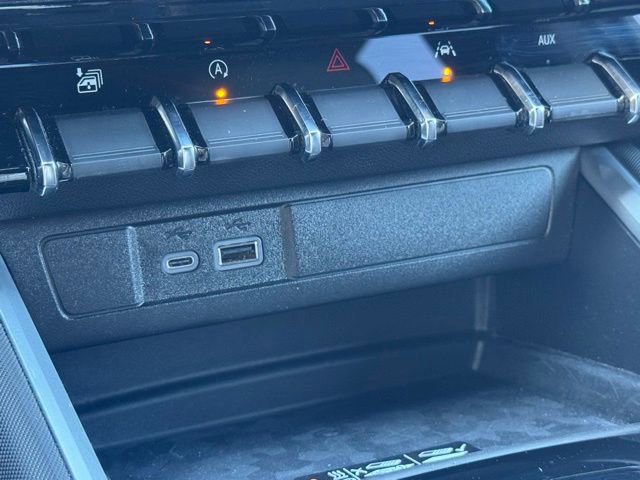 Used 2025 Chevrolet Colorado Z71 w/ Technology Package image 53