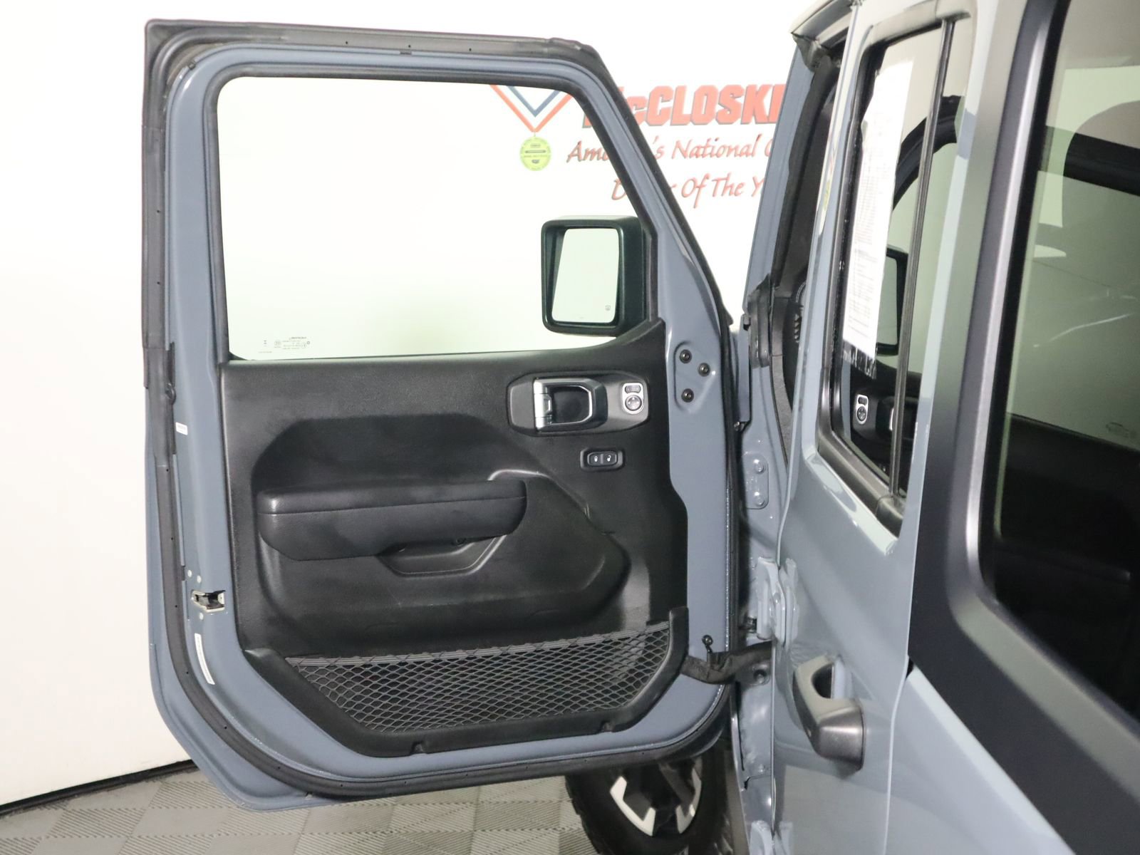 Used 2025 Jeep Wrangler Unlimited Rubicon 4xe image 23