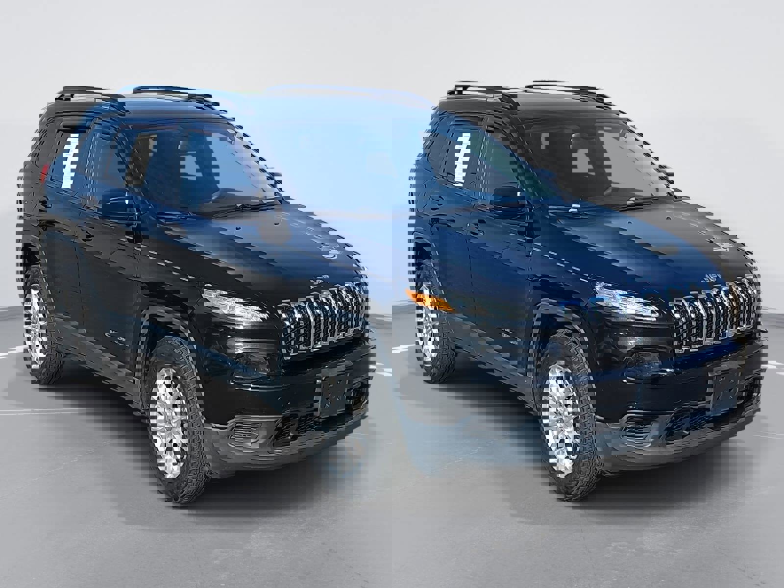 Used 2016 Jeep Cherokee Sport image 3