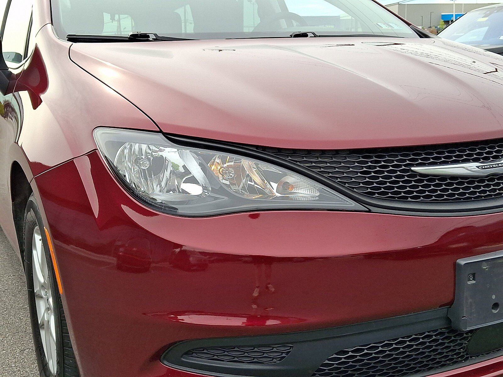 Used 2023 Chrysler Voyager LX FWD image 9