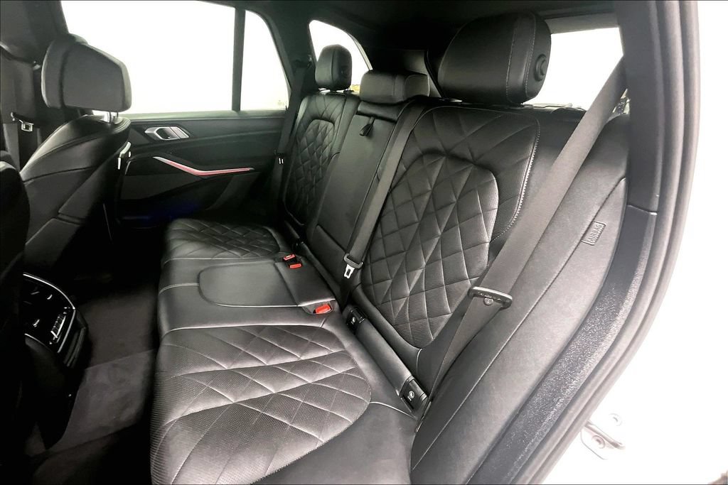 Used 2024 BMW X5 xDrive40i AWD/4WD image 28