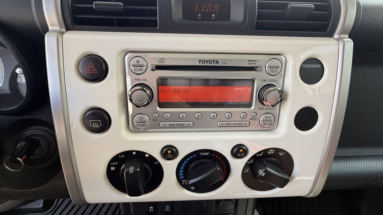 Used 2012 Toyota FJ Cruiser 2WD w/ Convenience Pkg image 19