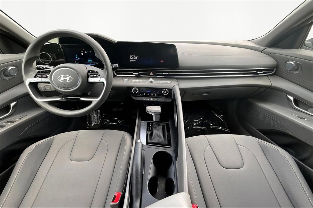Used 2024 Hyundai Elantra SEL image 16