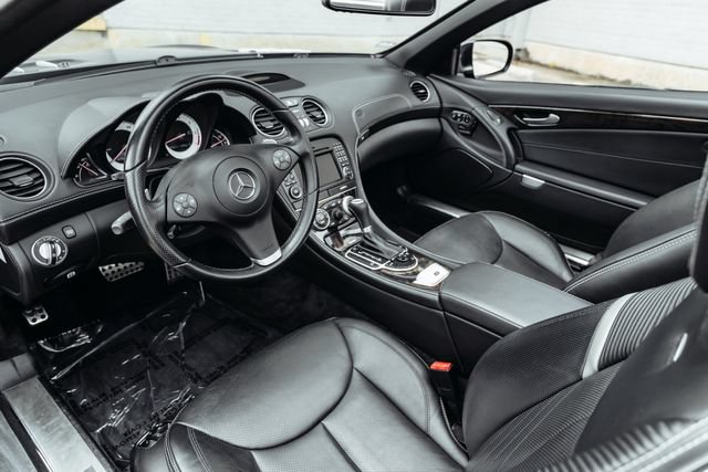 Used 2011 Mercedes-Benz SL 550 image 2