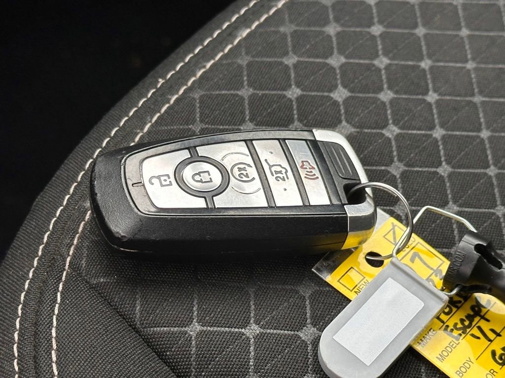 Used 2023 Ford Escape Active image 32