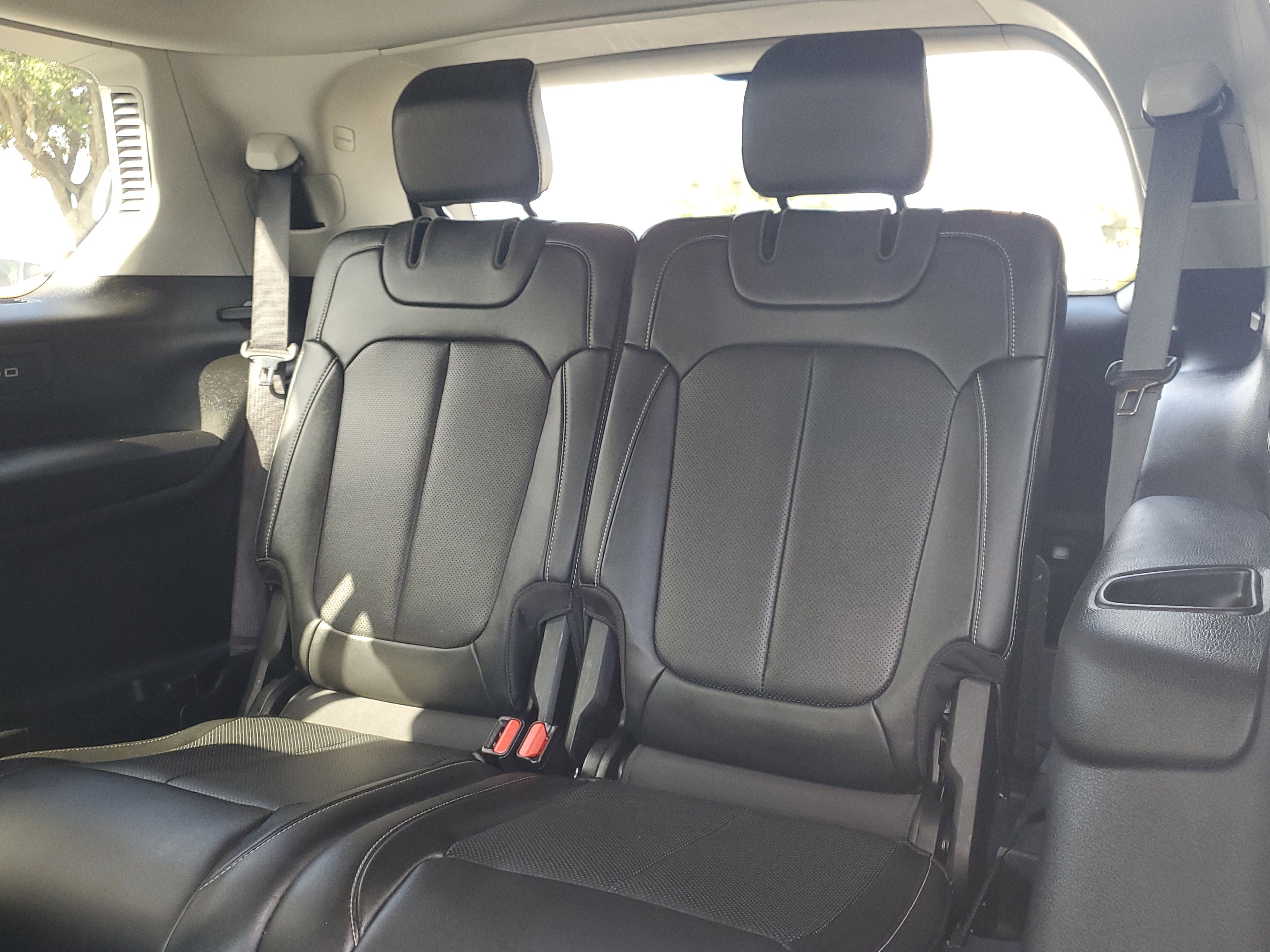 Used 2022 Jeep Grand Cherokee L Limited w/ Luxury Tech Group II image 12