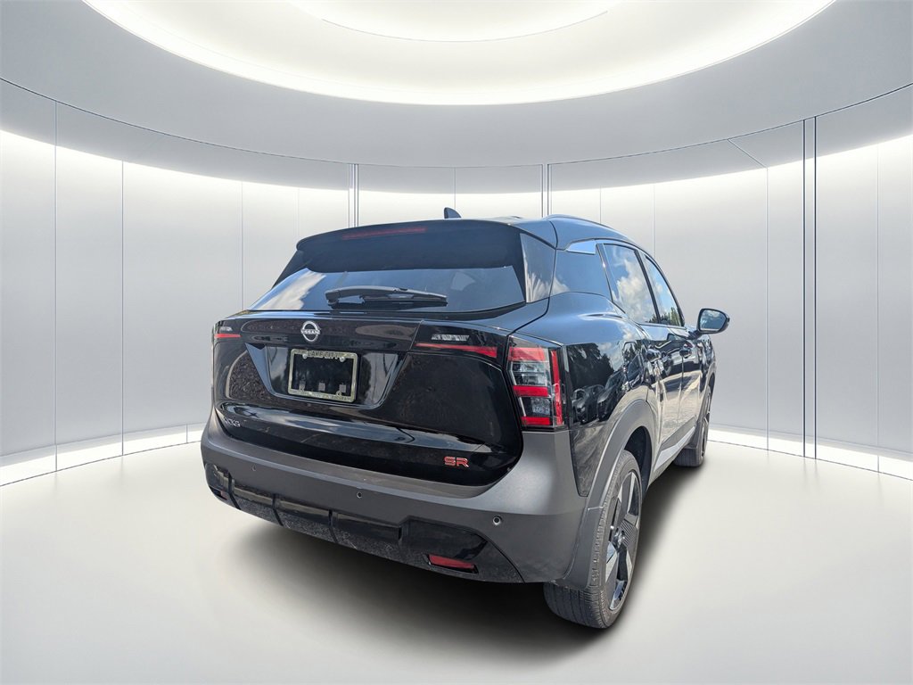 Used 2025 Nissan Kicks SR image 4
