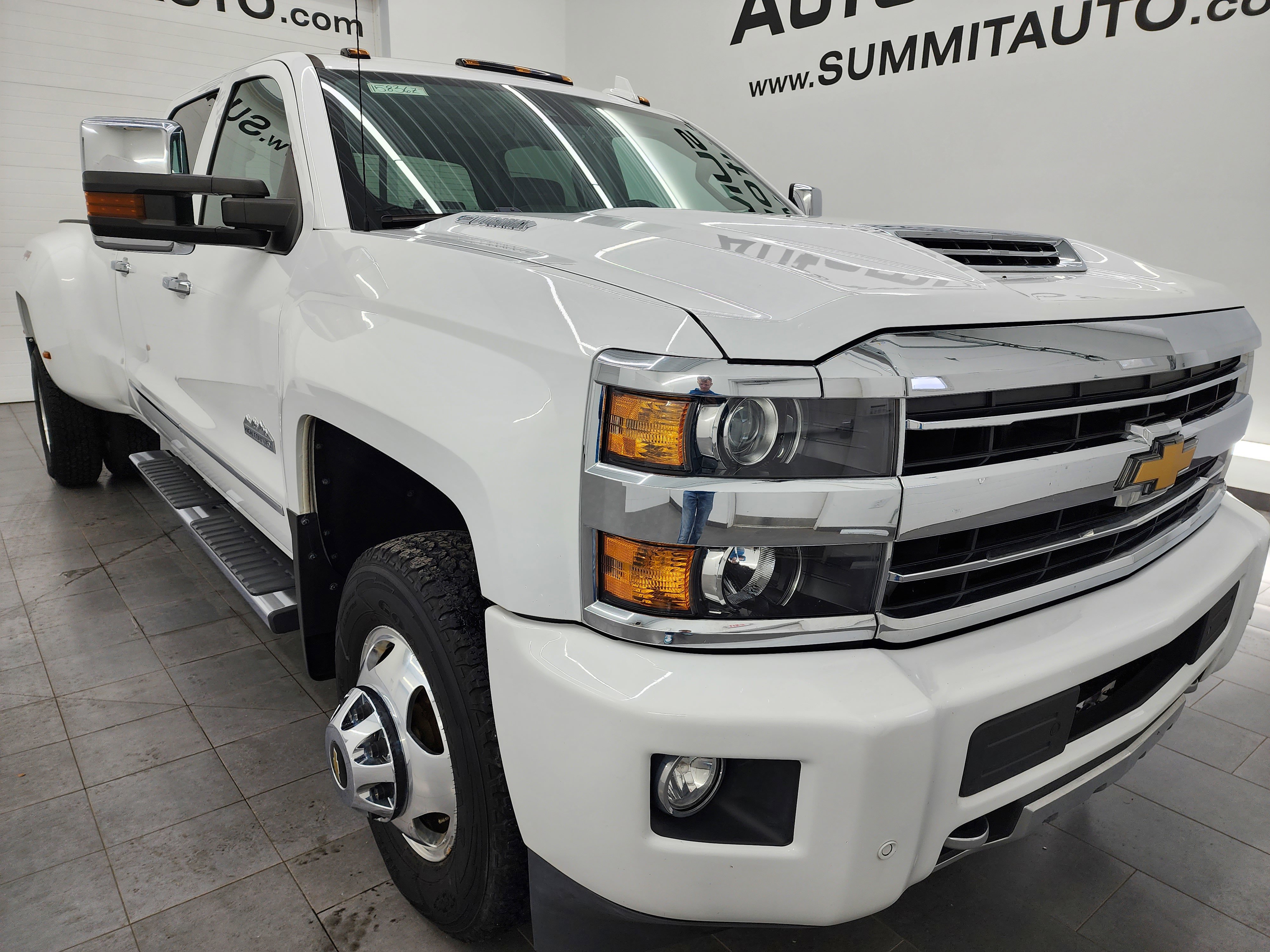Used 2018 Chevrolet Silverado 3500 High Country w/ Duramax Plus Package image 2