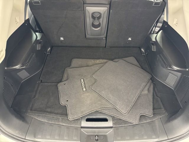 Used 2019 Nissan Rogue SV image 31