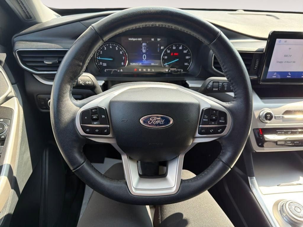 Used 2023 Ford Explorer XLT w/ Equipment Group 202A AWD/4WD image 14