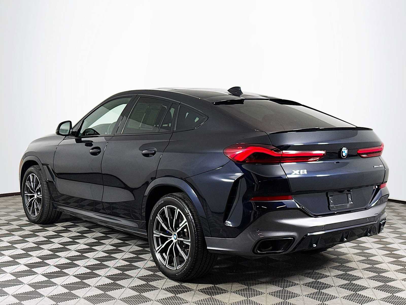 Used 2021 BMW X6 xDrive40i w/ Executive Package AWD/4WD image 7