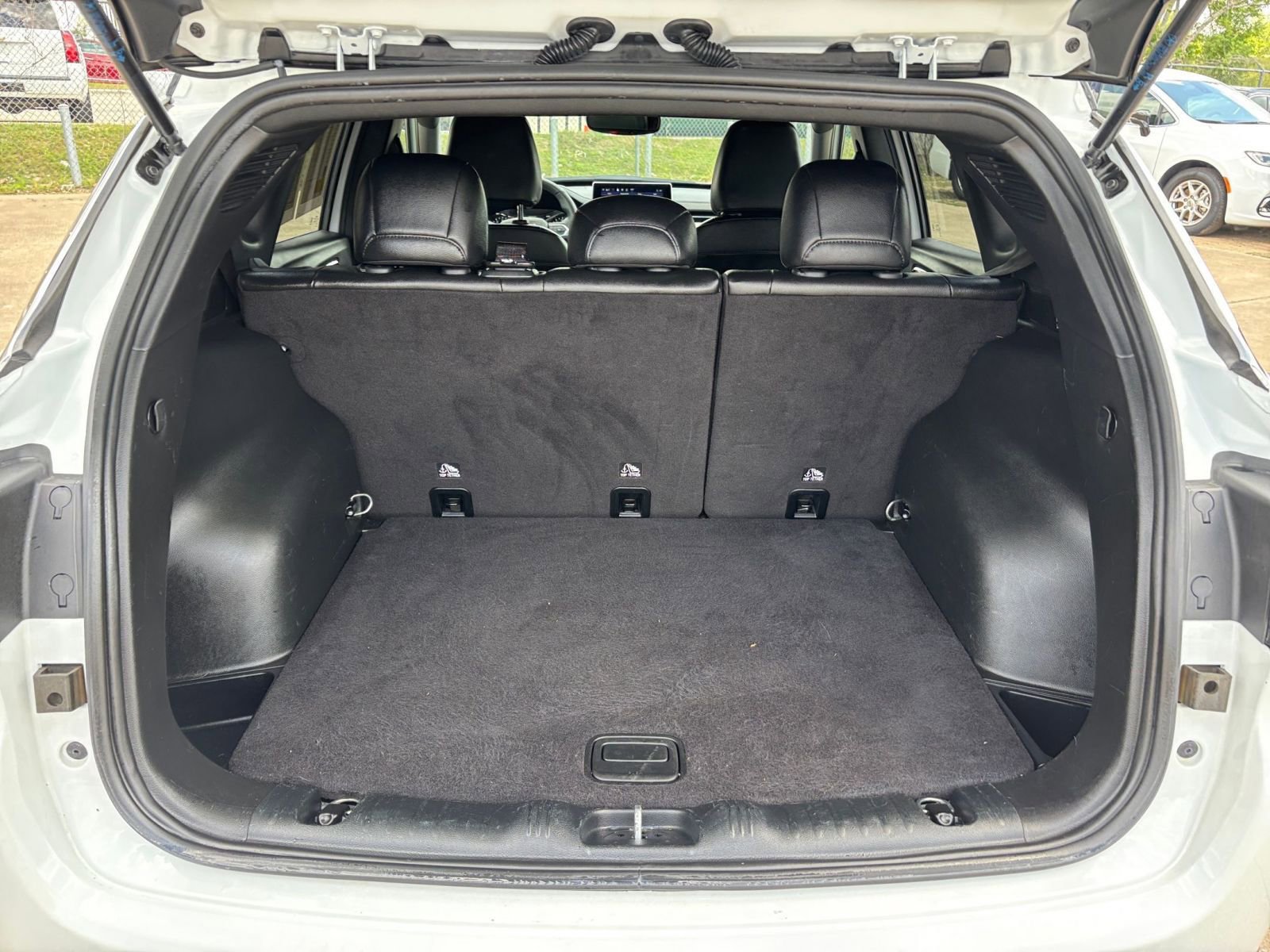 Used 2025 Jeep Compass Limited image 32