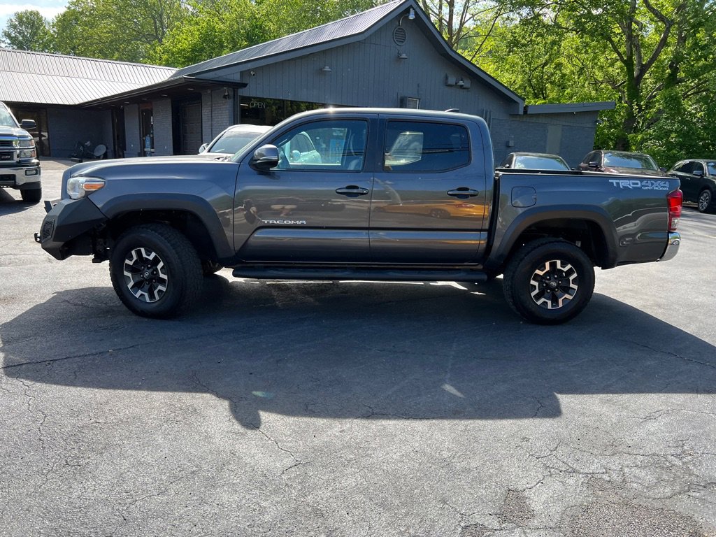 Used 2017 Toyota Tacoma TRD Off-Road image 71