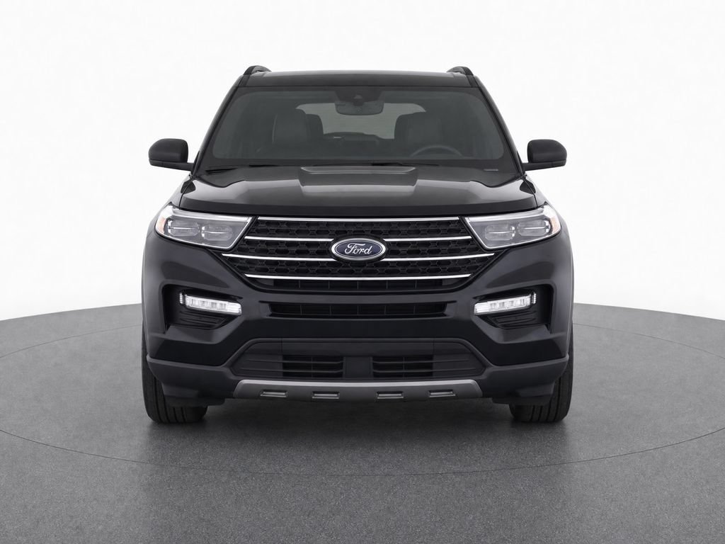 Used 2024 Ford Explorer XLT w/ Equipment Group 202A AWD/4WD image 5