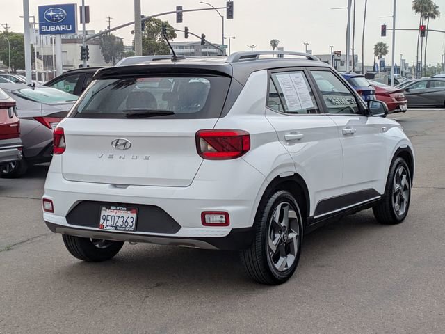 Used 2023 Hyundai Venue Limited FWD image 4