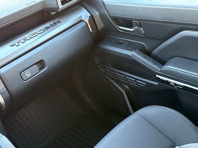 Used 2025 Toyota Tacoma TRD Off-Road image 19