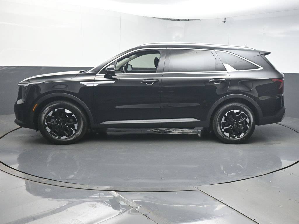 Used 2025 Kia Sorento S w/ Panoramic Sunroof Package FWD image 5